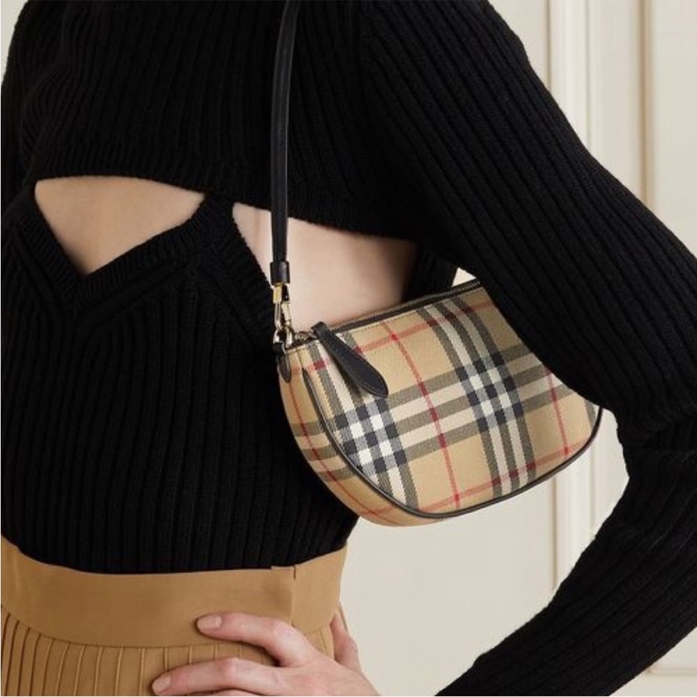 Authentic New with tags Burberry shoulder bag